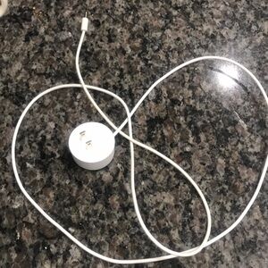 Google White Round Wireless Charger with Cable - White